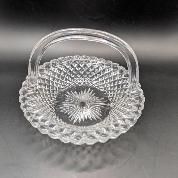 Elegant Clear Glass Basket - Picture 1 of 7